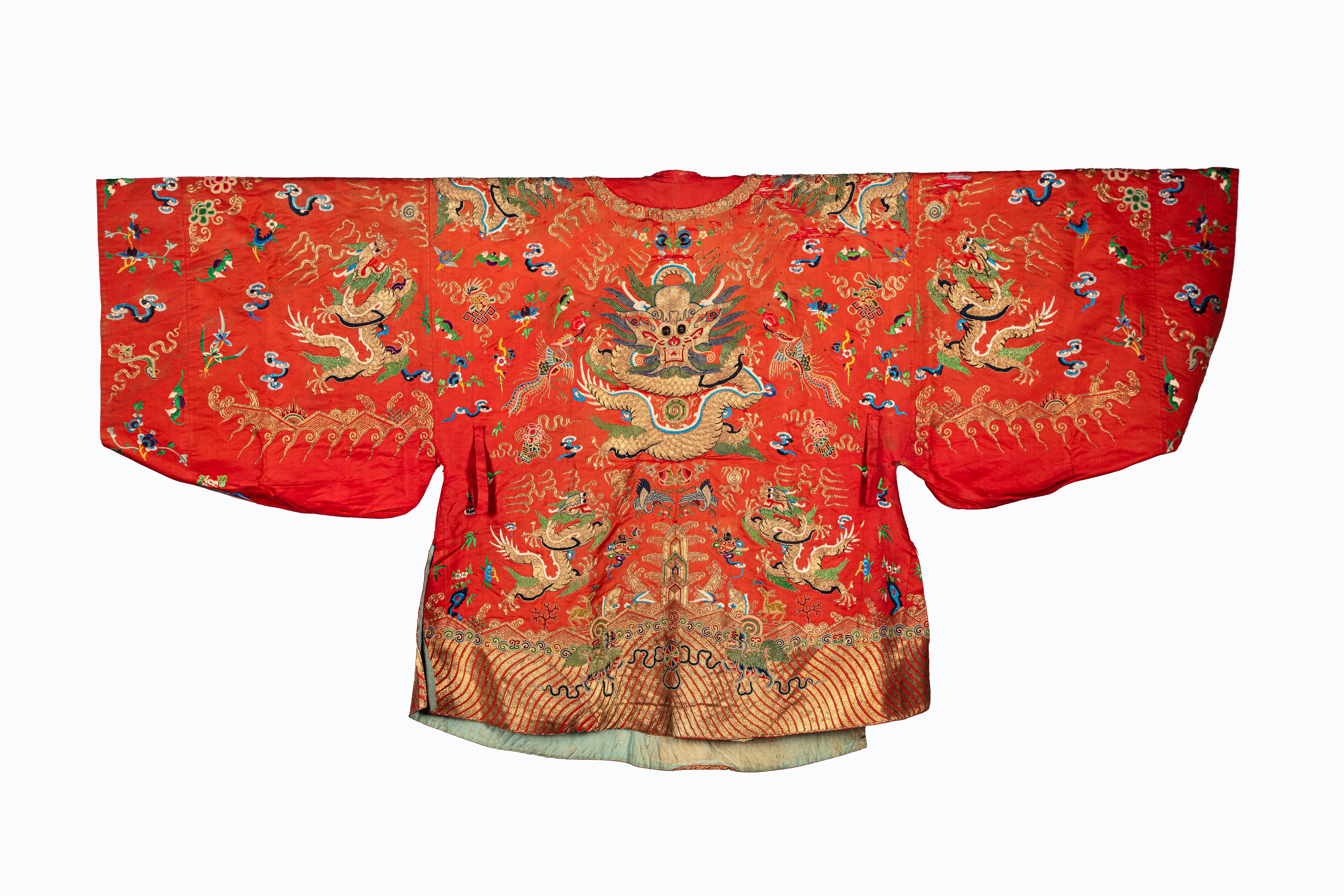 Veste in Seta Rossa Ricamata. Cina, Secolo XIX
