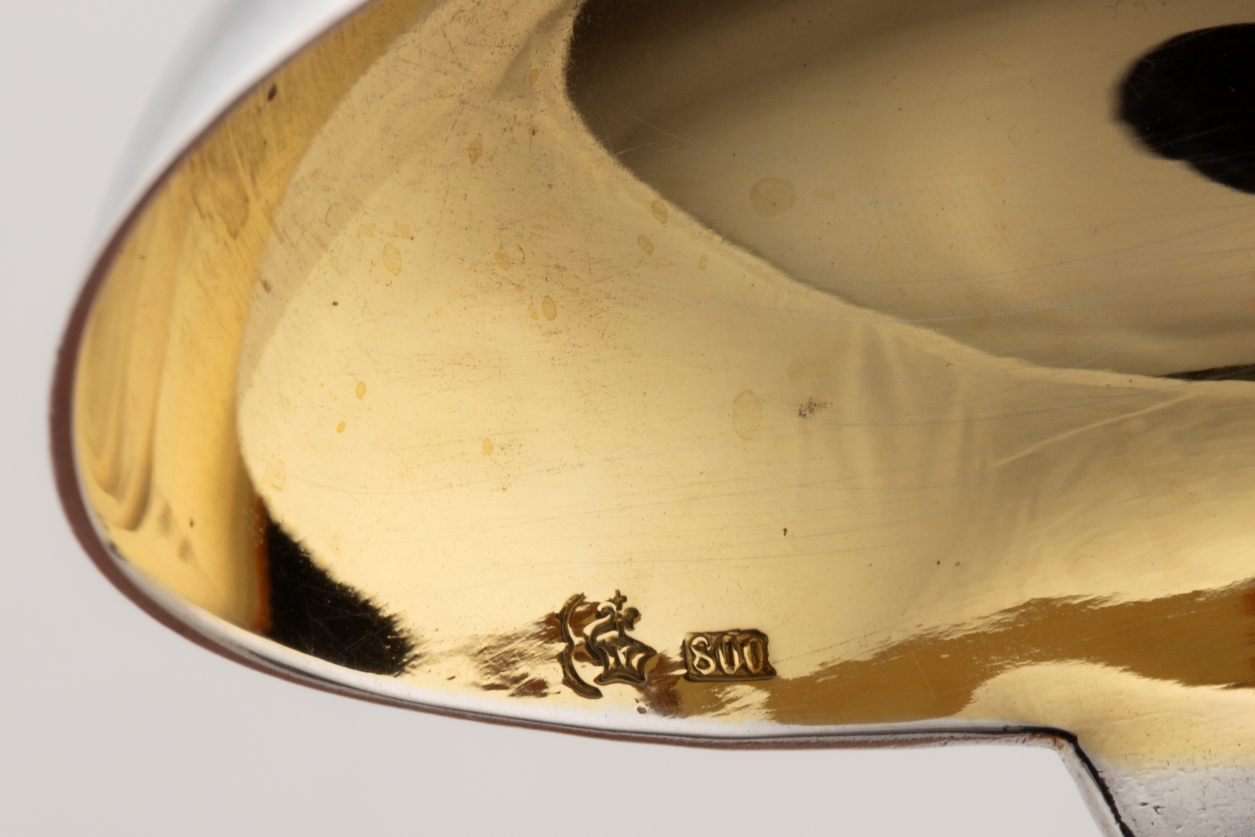 Coppia di salsiere con mestoli