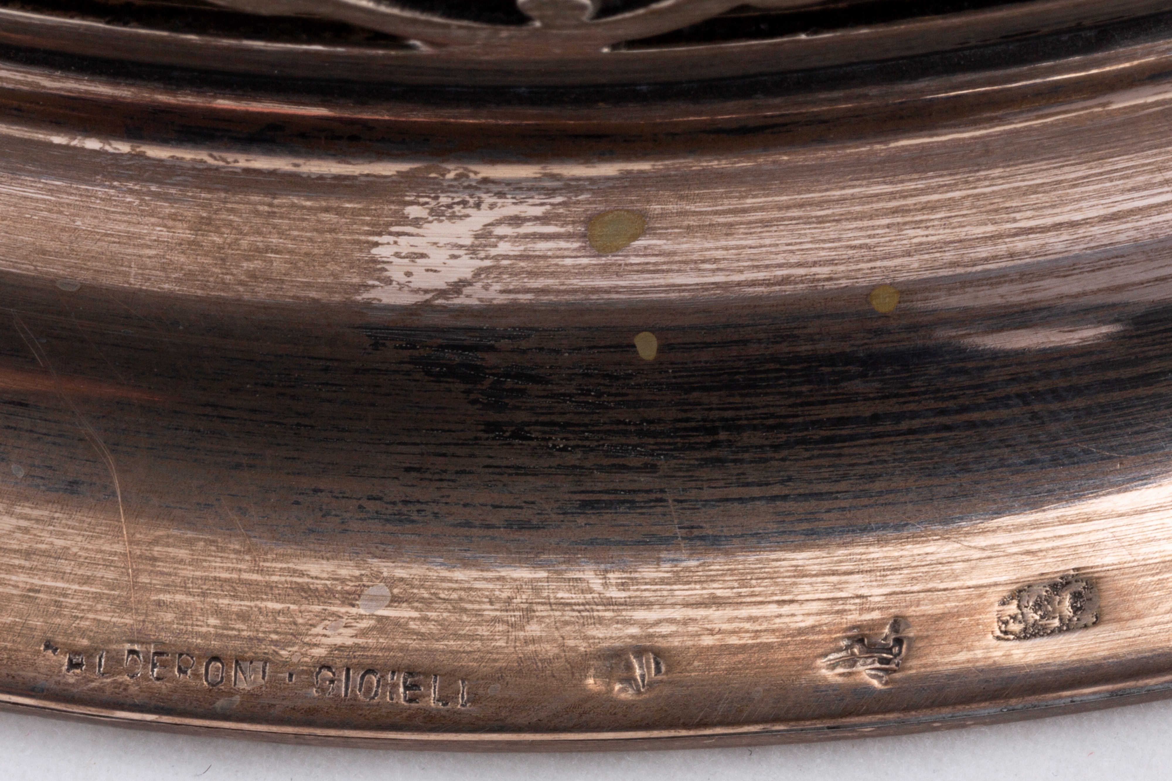 Quattro oggetti firmati