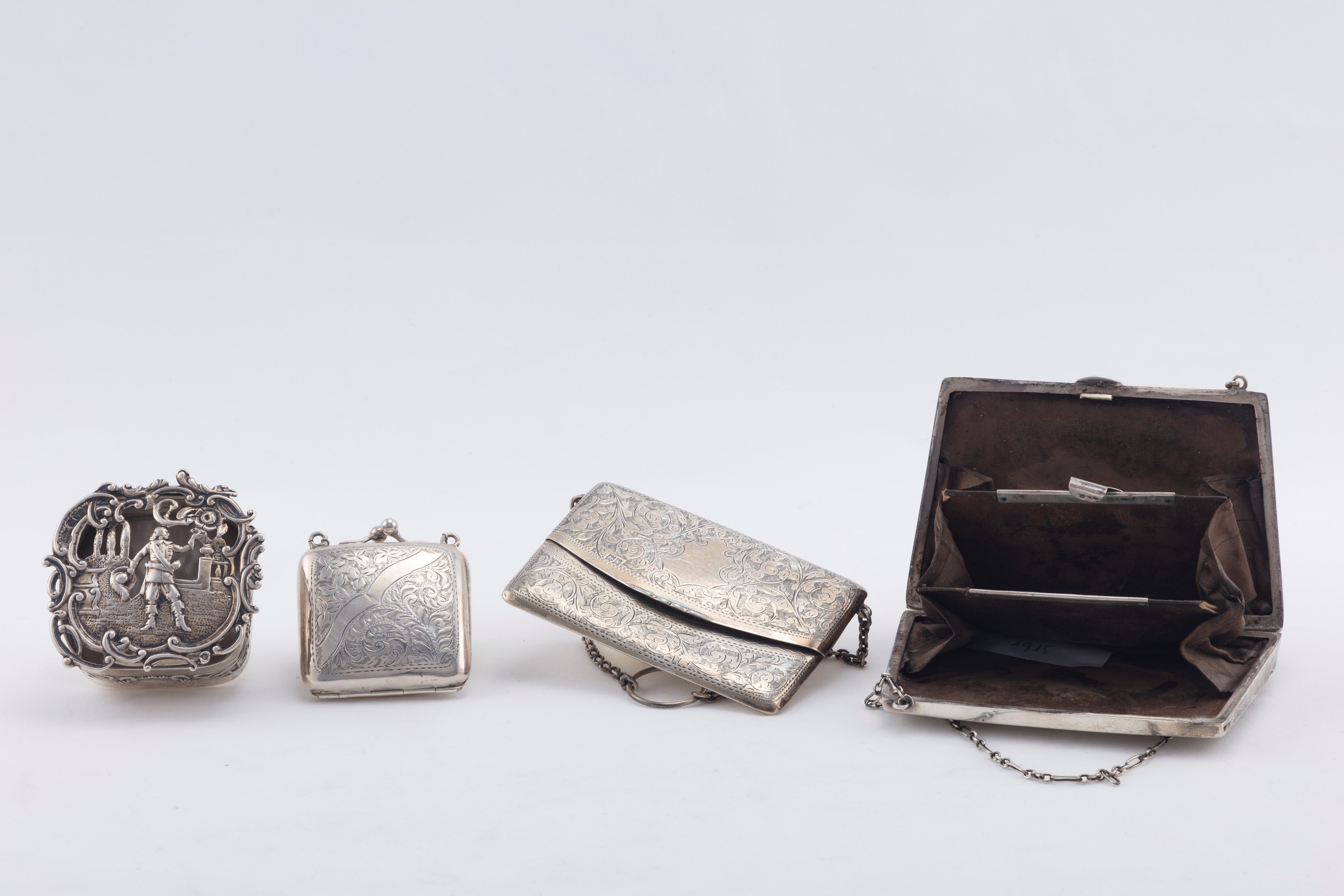 Gruppo di quattro oggetti