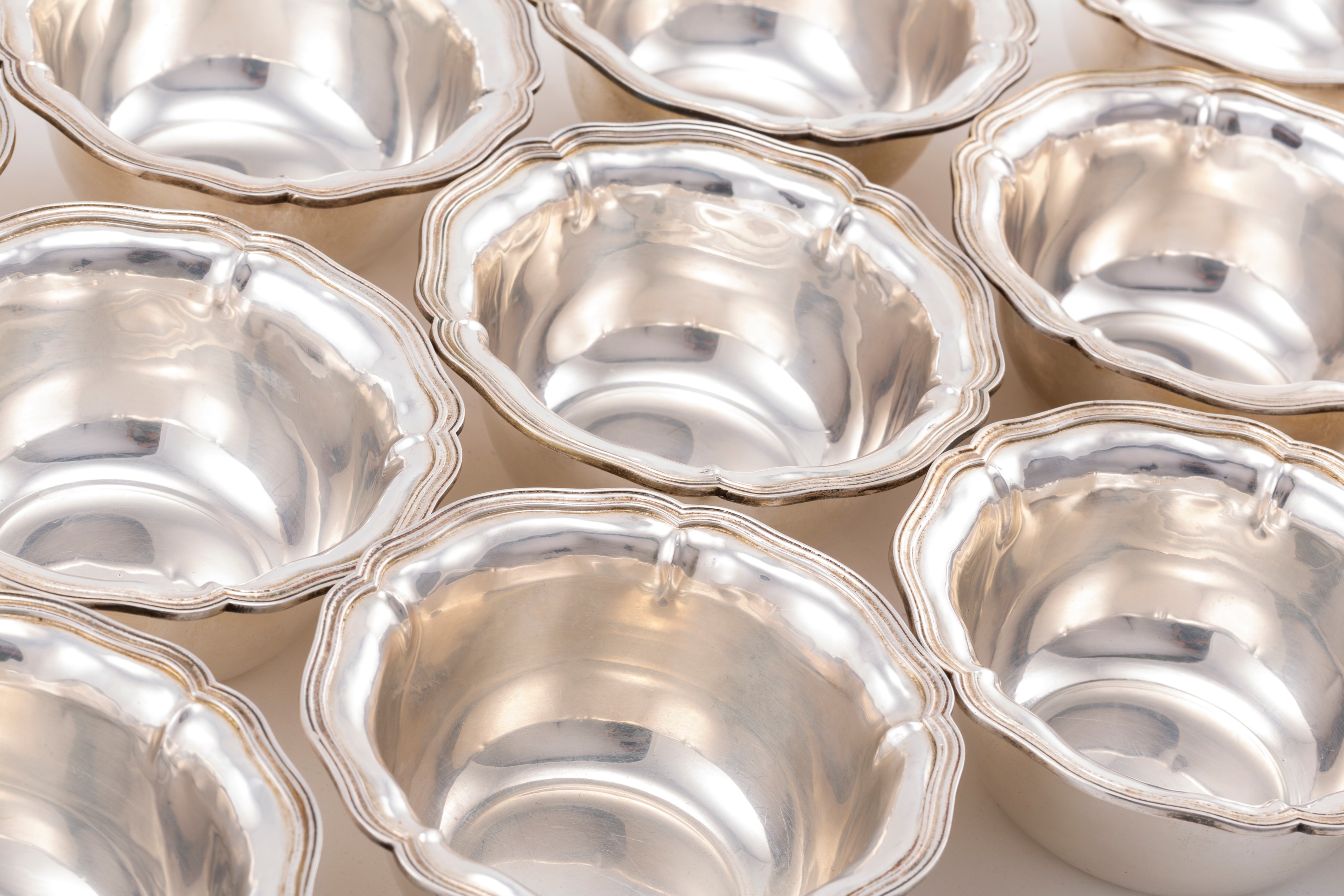 Dodici ciotole lavadita