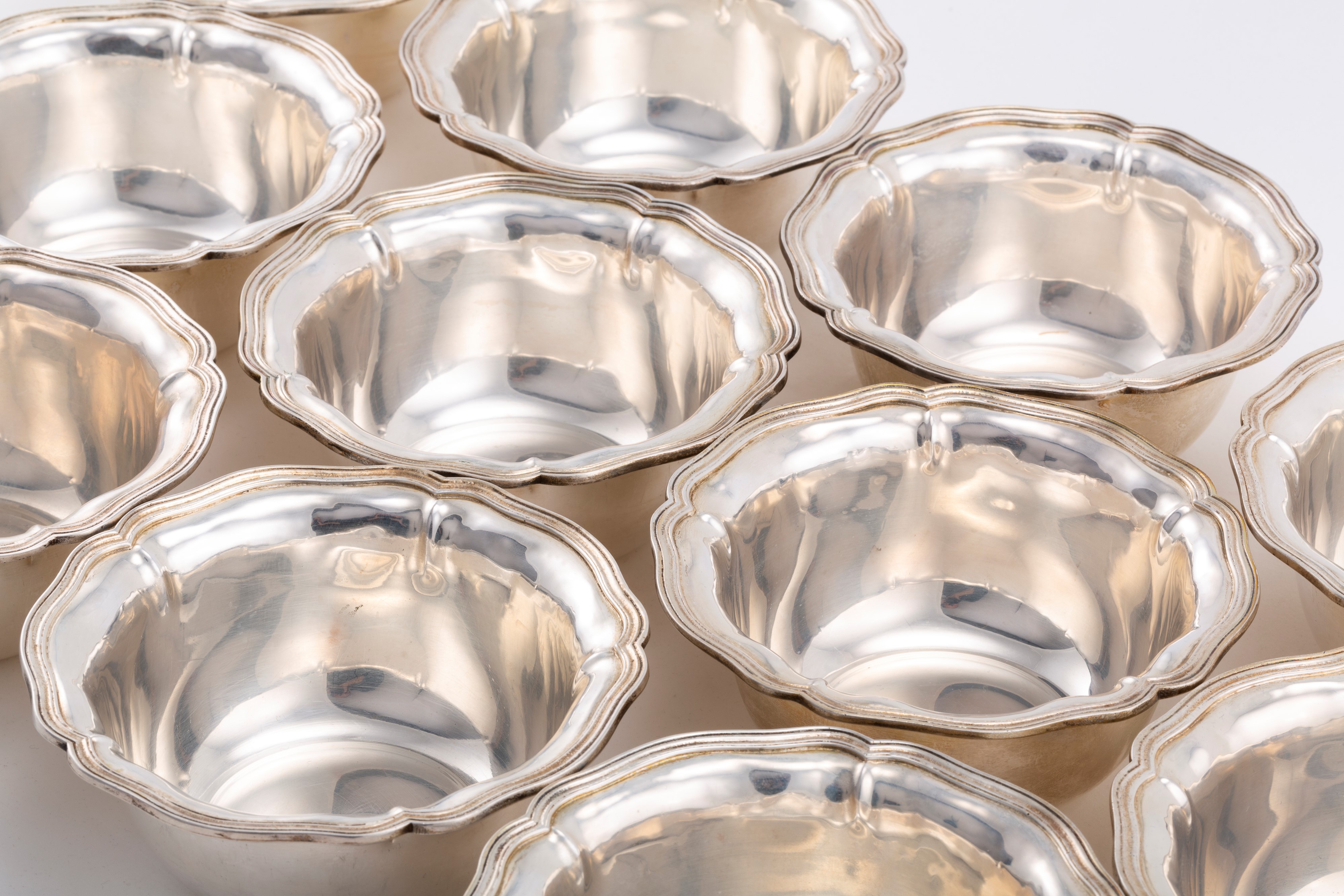 Dodici ciotole lavadita