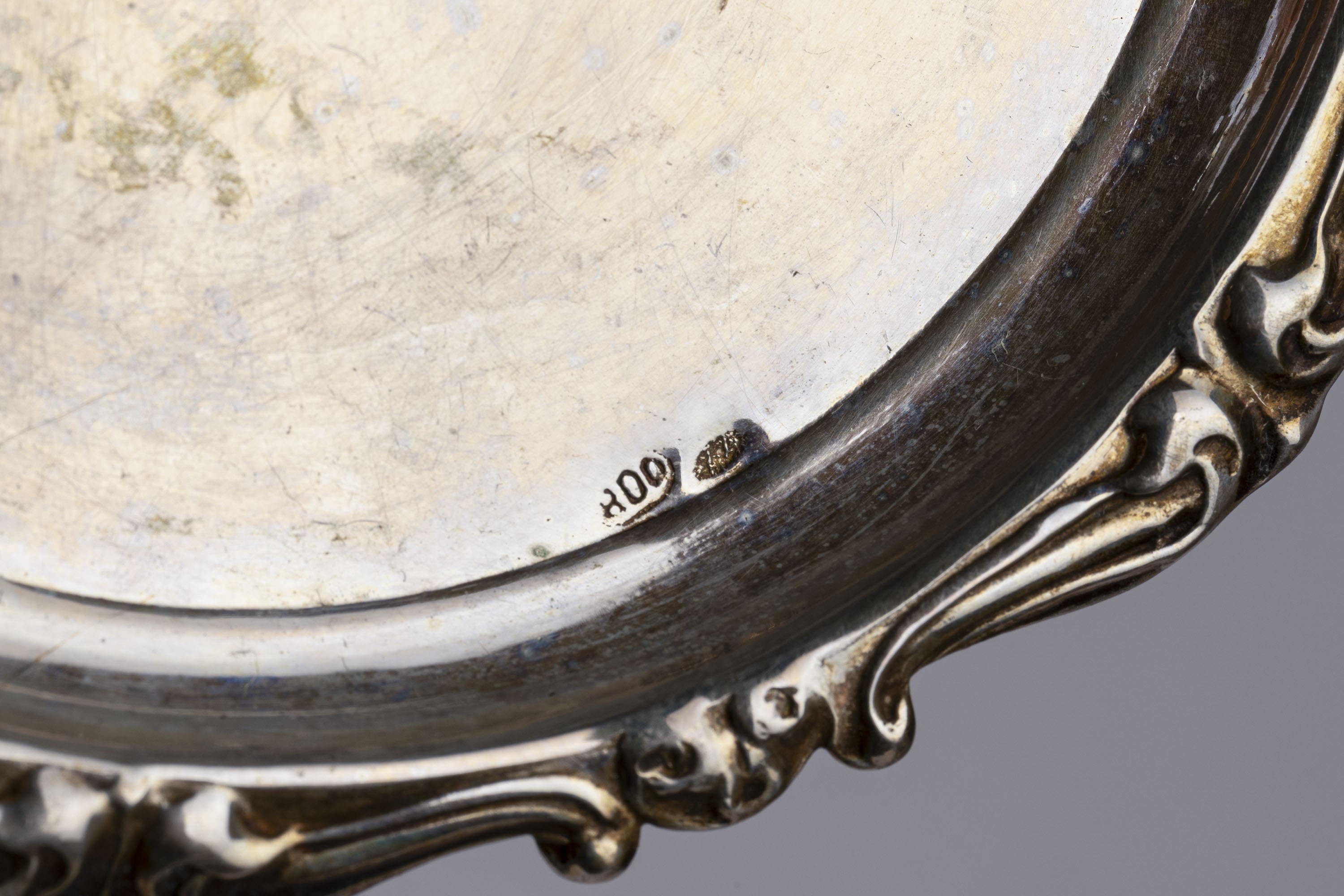 Lotto di diciotto oggetti