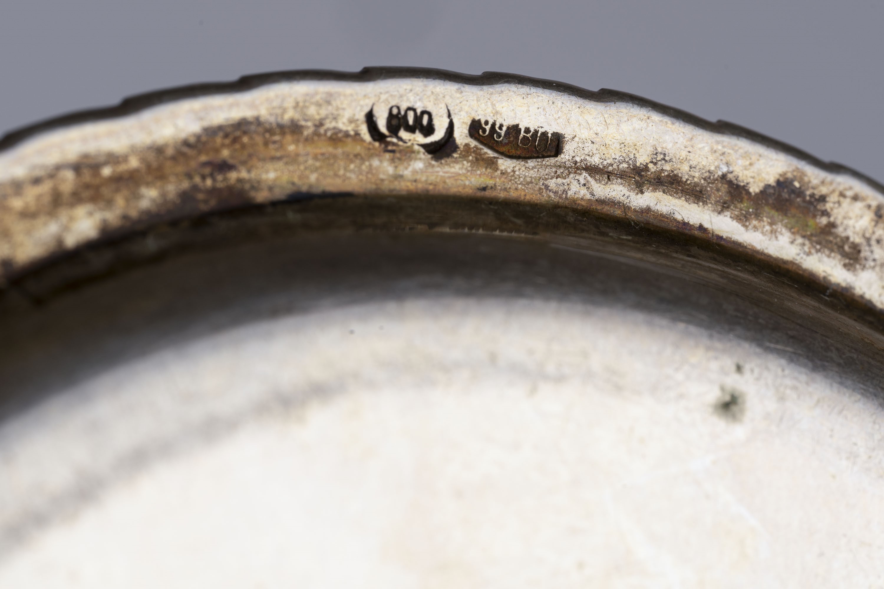 Lotto di diciotto oggetti