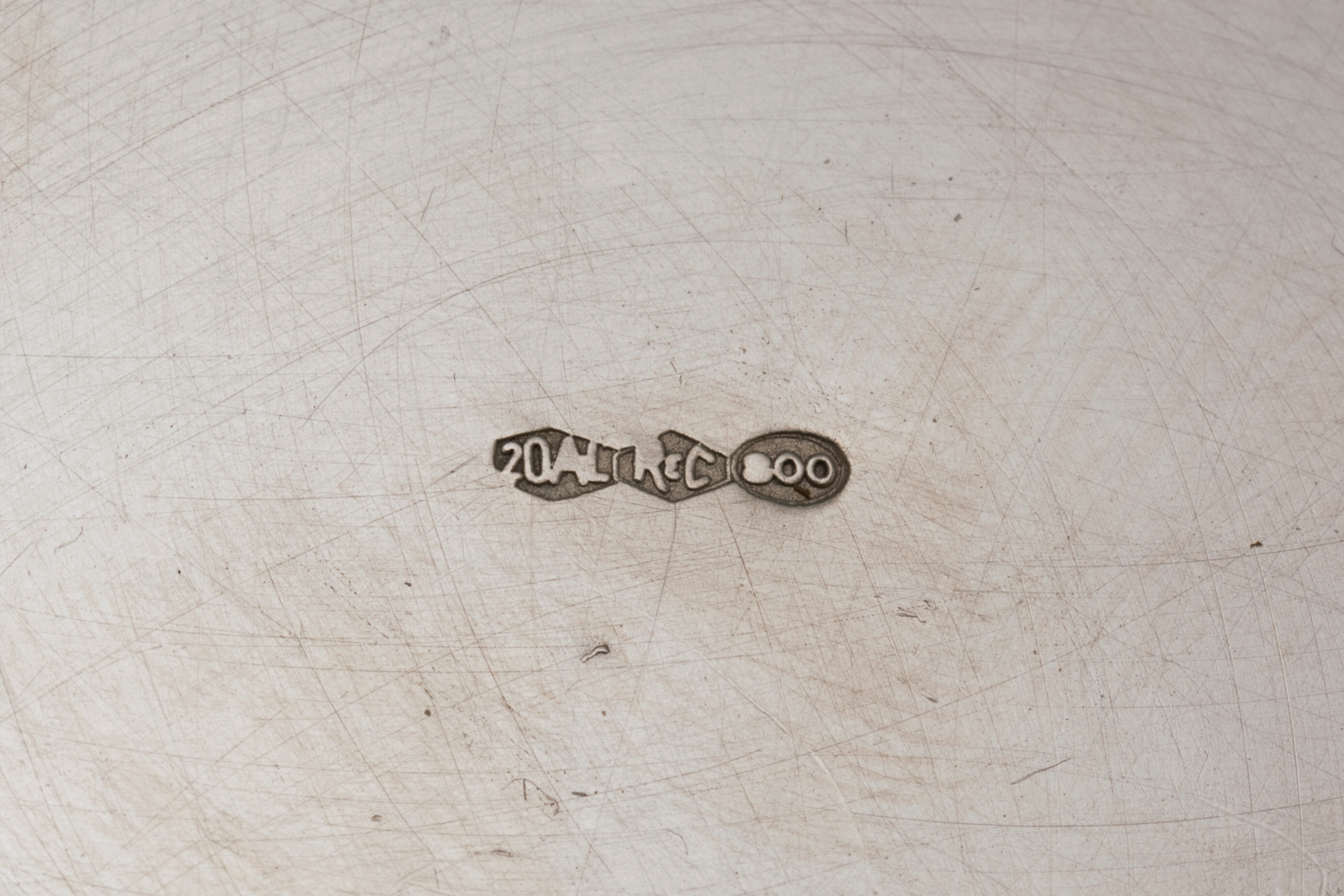 Lotto di quattro oggetti