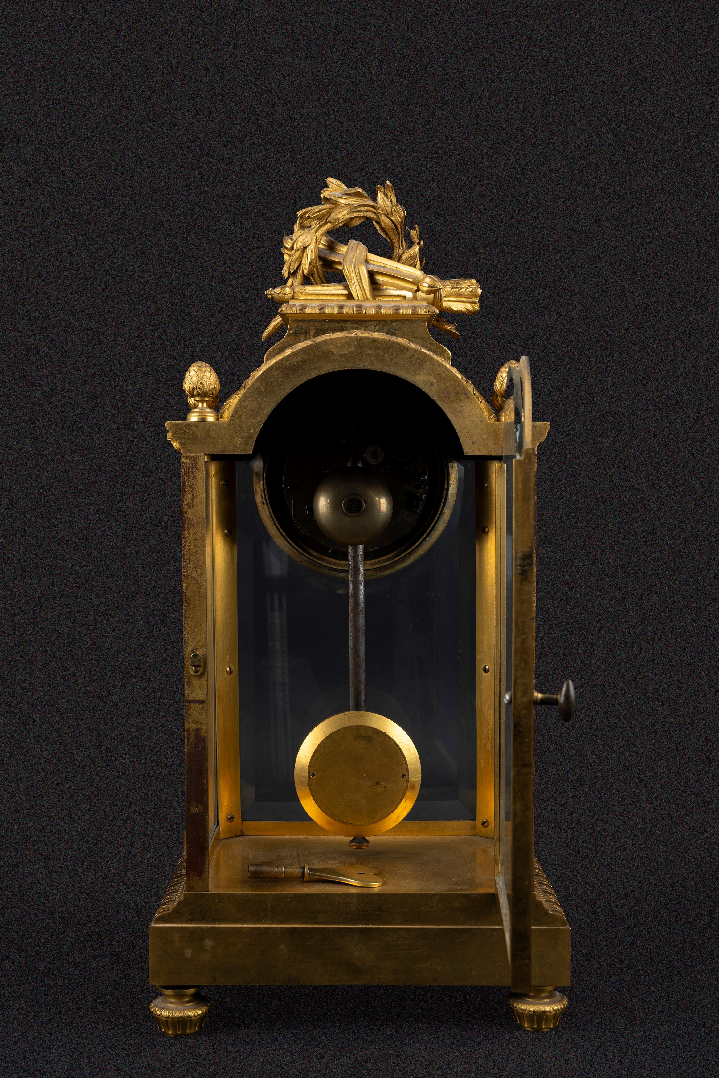 Pendola da Tavolo in Bronzo Dorato, Francia Secolo XIX