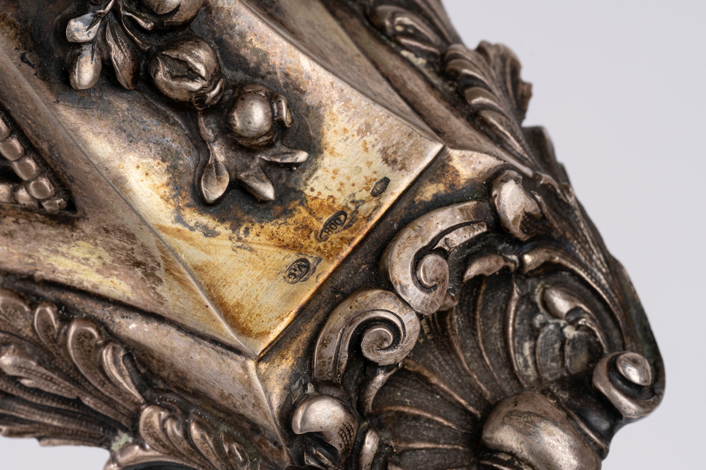 Grande candelabro con putto