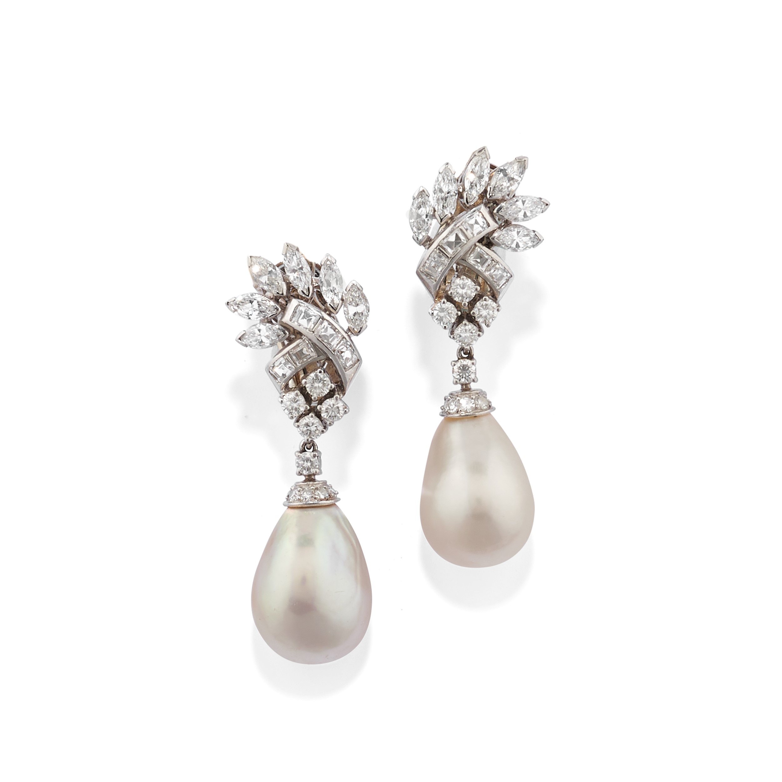 Orecchini pendenti con perle naturali