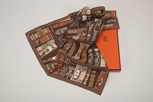 Bibliothèque Petit Gavroche silk twill scarf