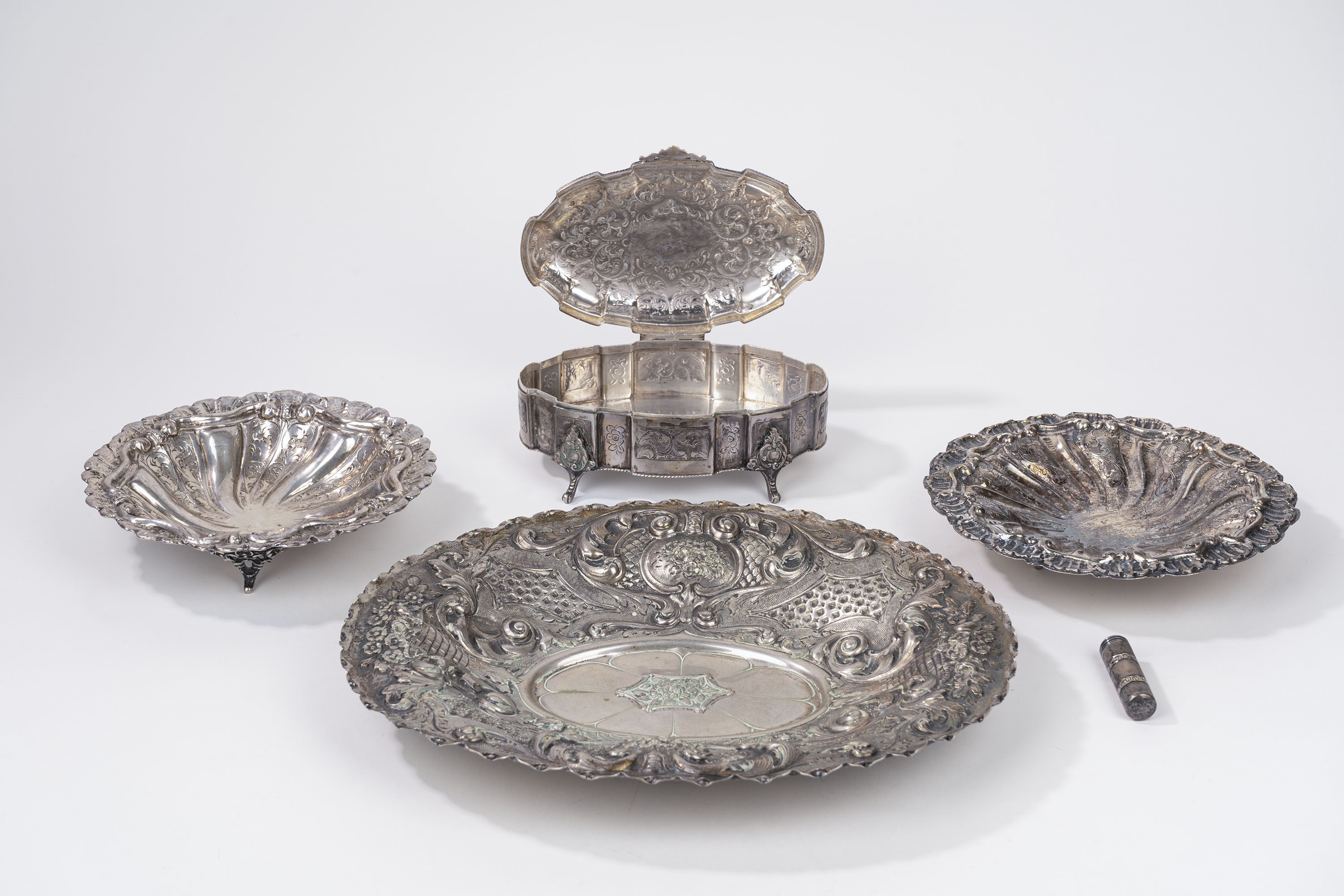 Lotto di cinque oggetti