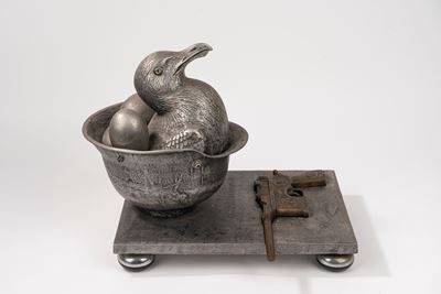 Senza titolo, metalli e occhi di vetro, 1975