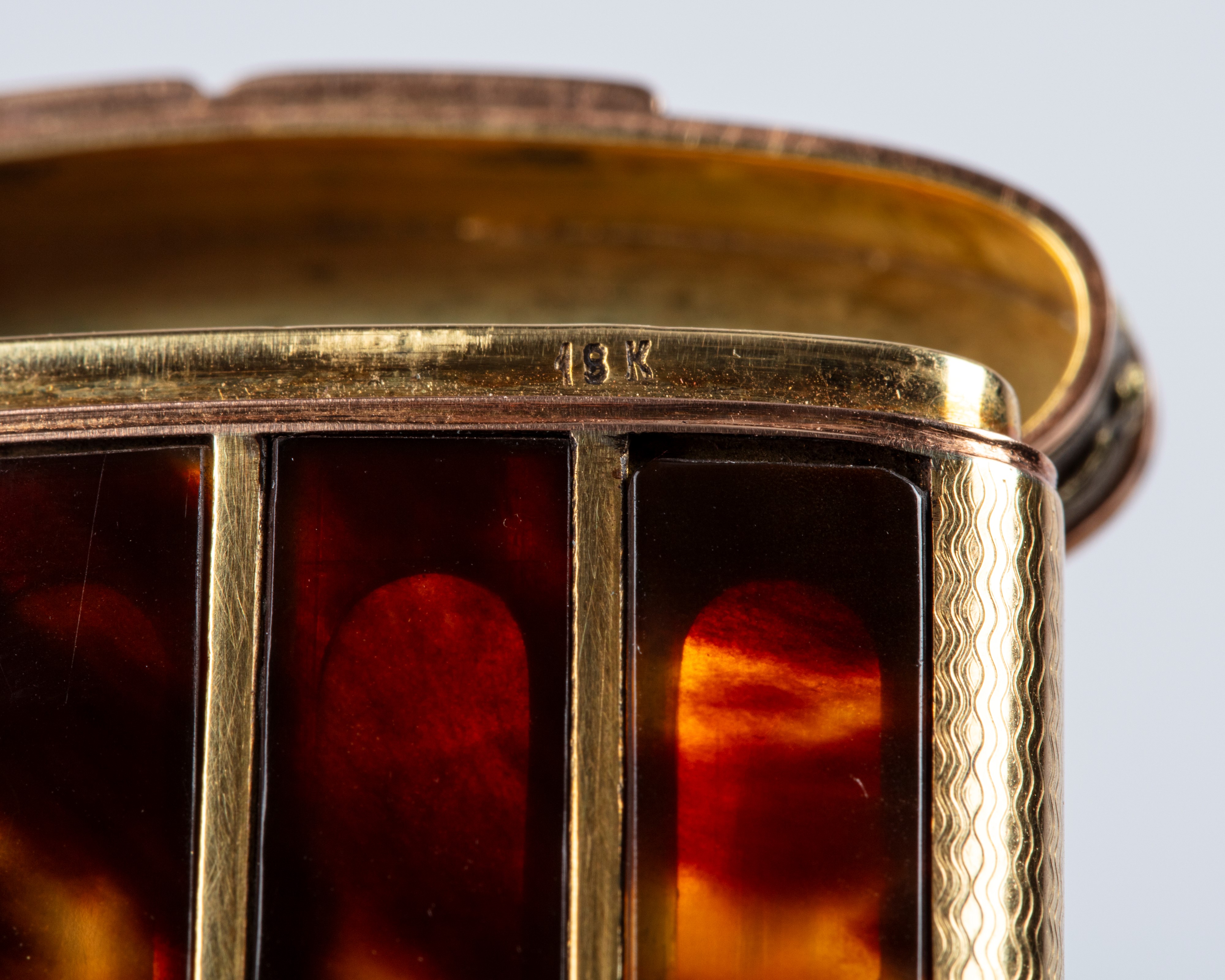 ☼ Portasigarette in oro 18k e tartaruga