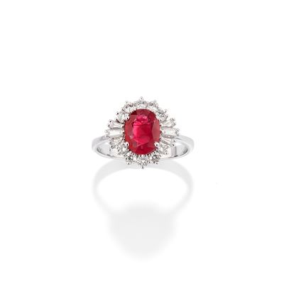 Anello con Rubino e Diamanti