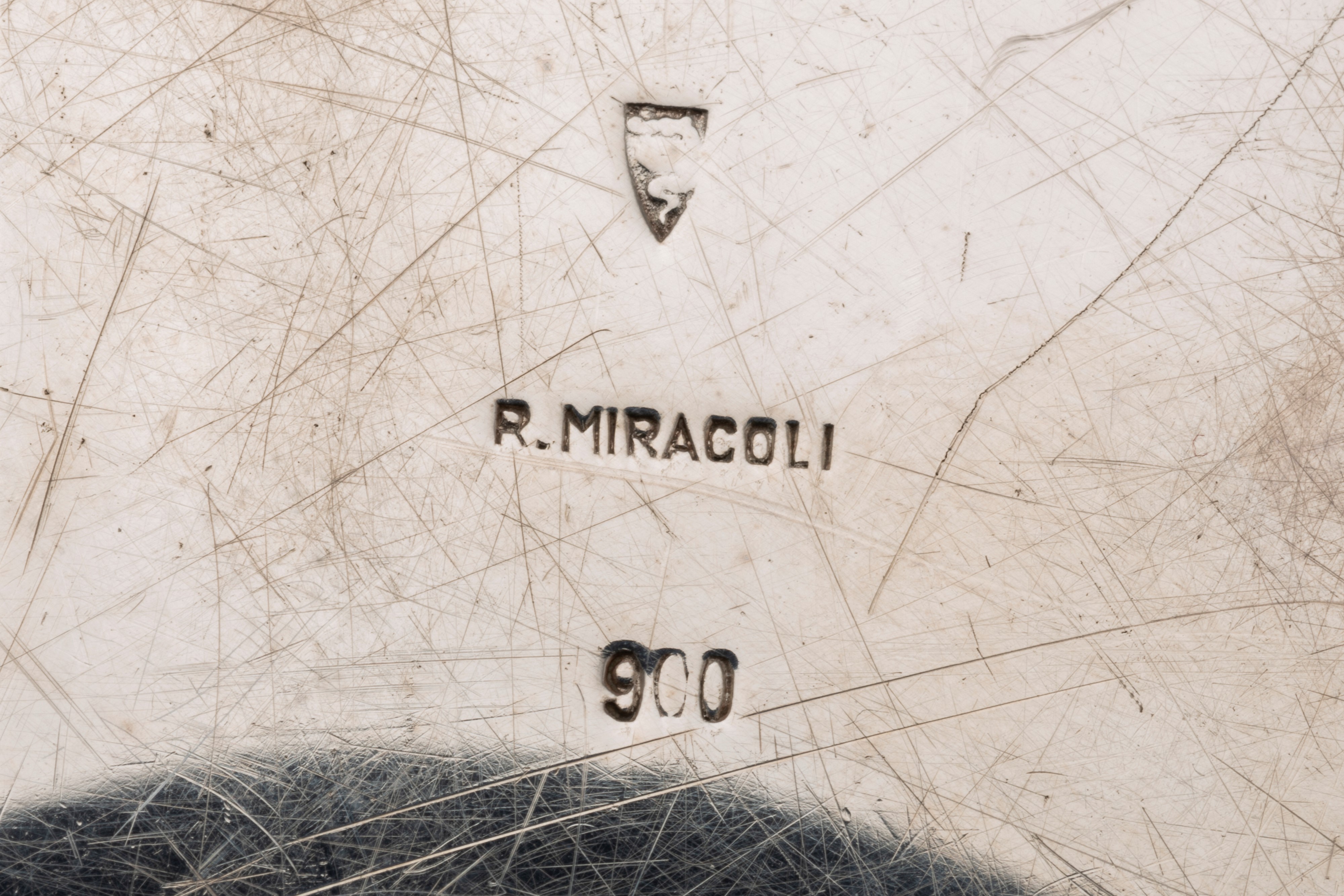 Cinque piatti e una coppa