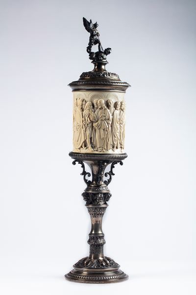 Coppa da Borgomastro in Avorio Intagliato con Montatura in Argento. Germania, Berlino, Secolo XIX