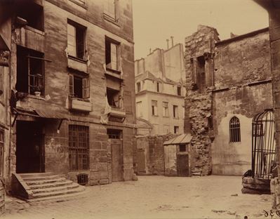 Cour, Saint-julien-le-pauvre