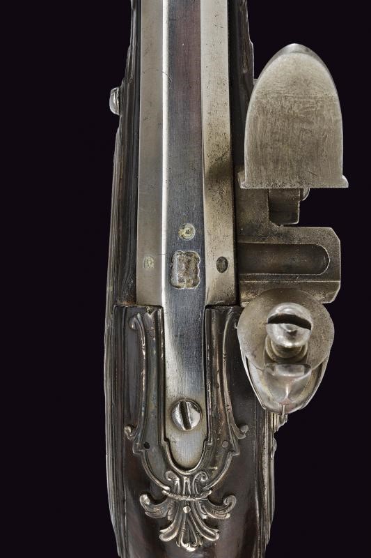 Pistola a pietra focaia con fornimenti in argento di Pietro Tomasi