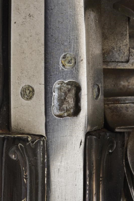 Pistola a pietra focaia con fornimenti in argento di Pietro Tomasi