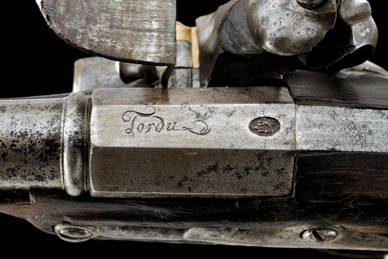 Paio di pistole a pietra focaia da viaggio firmate Louis Lamotte