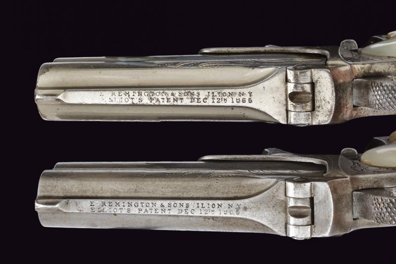 Delizioso paio di pistole Remington double Deringer in cassetta