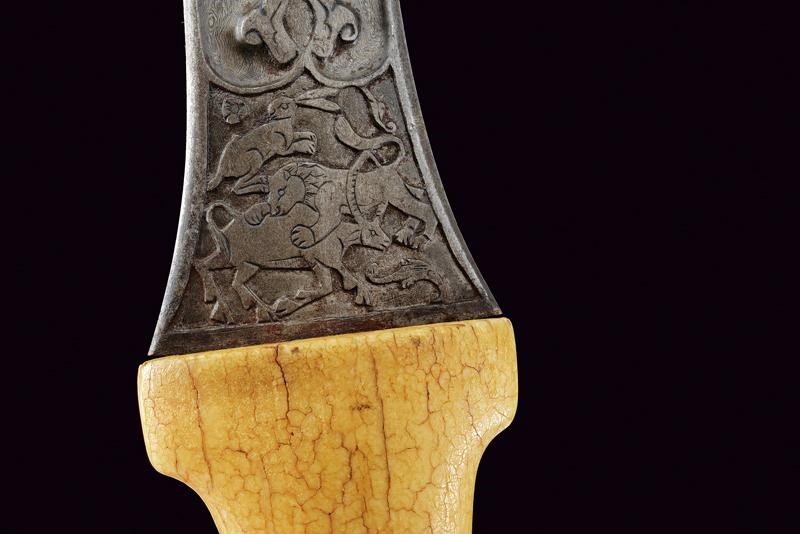 Bel Kandshar con Fodero Decorato in Argento