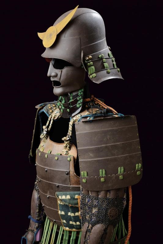 Okegawa Nimai-do Gusoku con Hineno Zu-nari Kabuto (armatura da Samurai)
