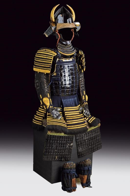 Nimai-do Gusoku con Shiinomi-nari Kabuto (armatura da Samurai)
