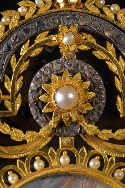 Delizioso Pendente Religioso