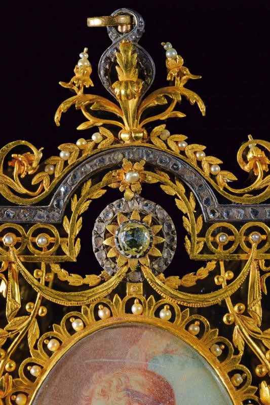 Delizioso Pendente Religioso