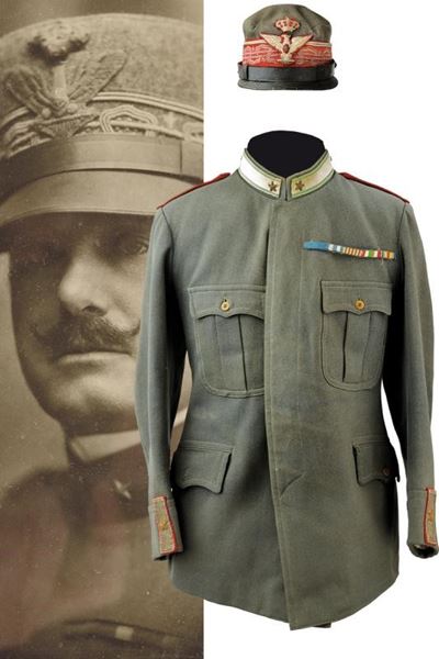 Set di Giacca e Berretto da Generale della Brigata di Fanteria Reggio