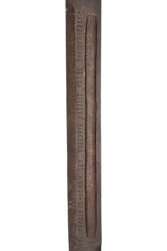 Scultura Commemorativa Lavorata a Effigiare la Baionetta Modello 1891