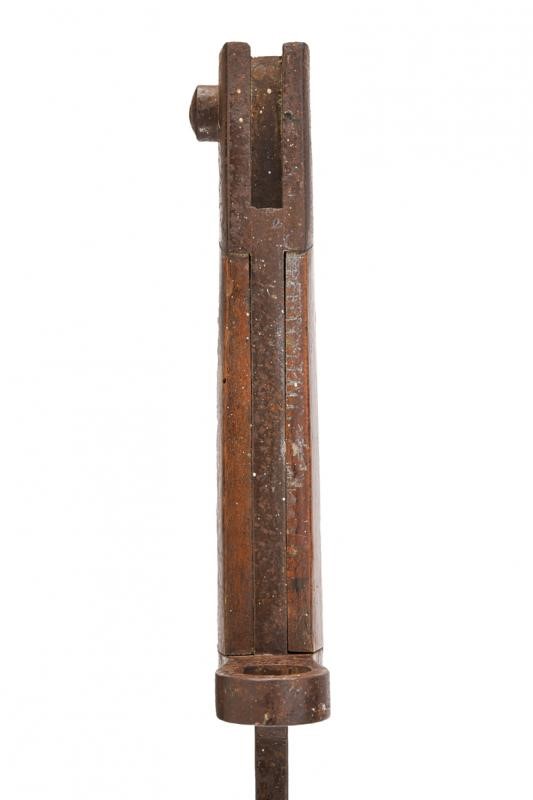 Scultura Commemorativa Lavorata a Effigiare la Baionetta Modello 1891