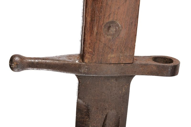 Scultura Commemorativa Lavorata a Effigiare la Baionetta Modello 1891