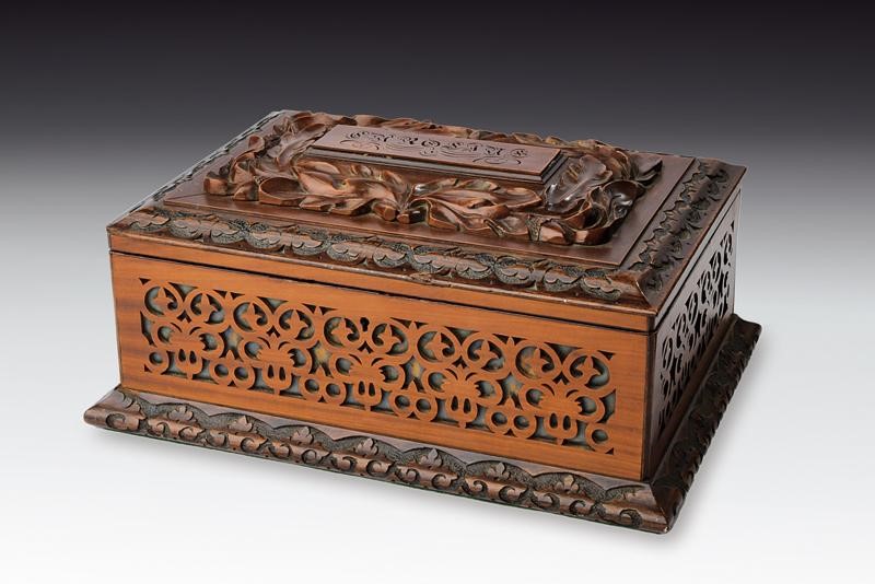 Elegante Cassetta Contenente il Set da Varo Utilizzato per il Lancio della h.M.s. Caroline