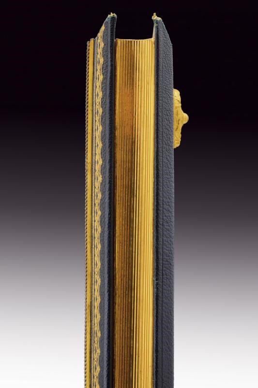 Bellissimo cofanetto contenente gli statuti dell'ordine della corona di ferro