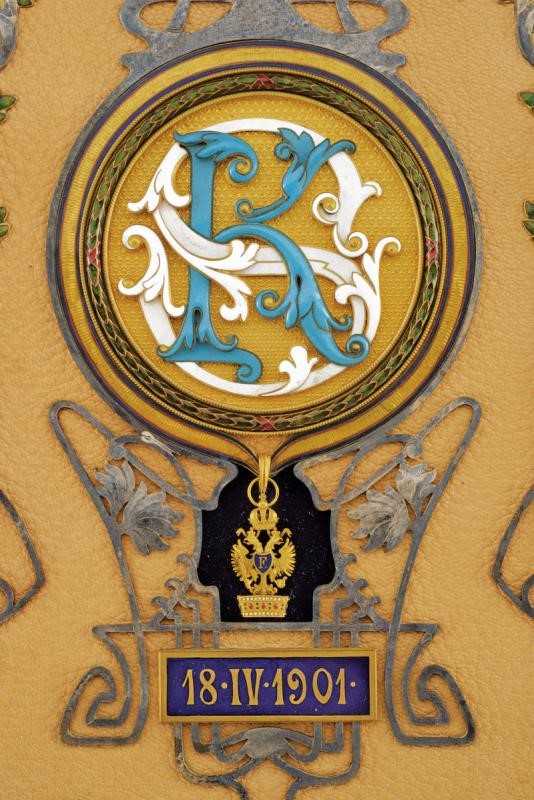 Bellissimo cofanetto contenente gli statuti dell'ordine della corona di ferro