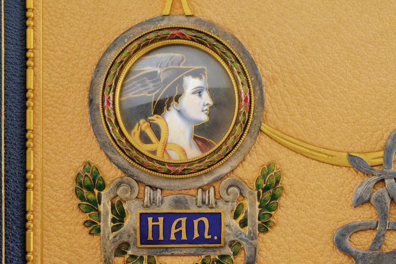 Bellissimo cofanetto contenente gli statuti dell'ordine della corona di ferro