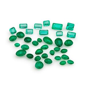 Lotto di smeraldi in cartina per totale ct 17,16