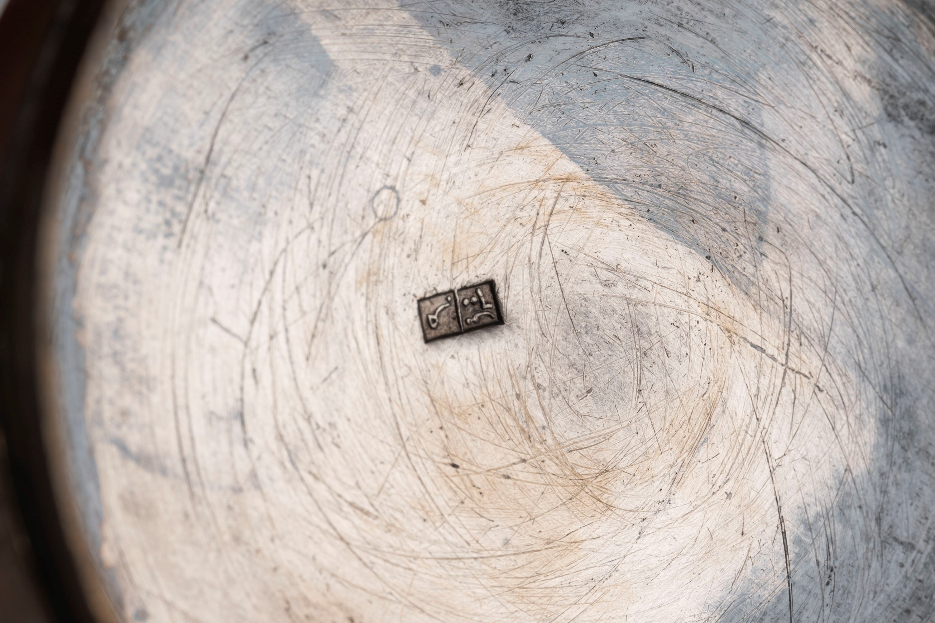 Gruppo di cinque oggetti orientali