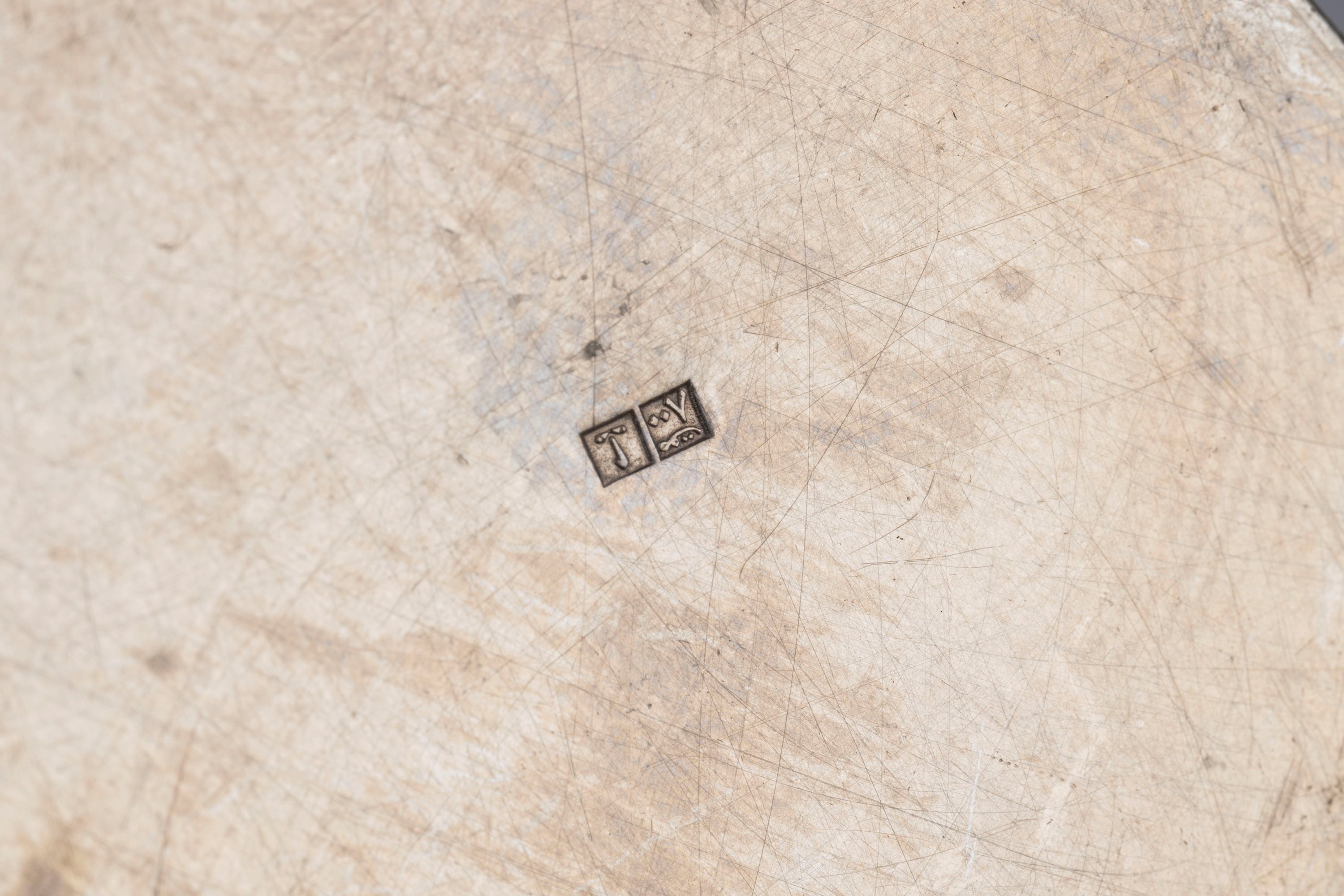 Gruppo di cinque oggetti orientali