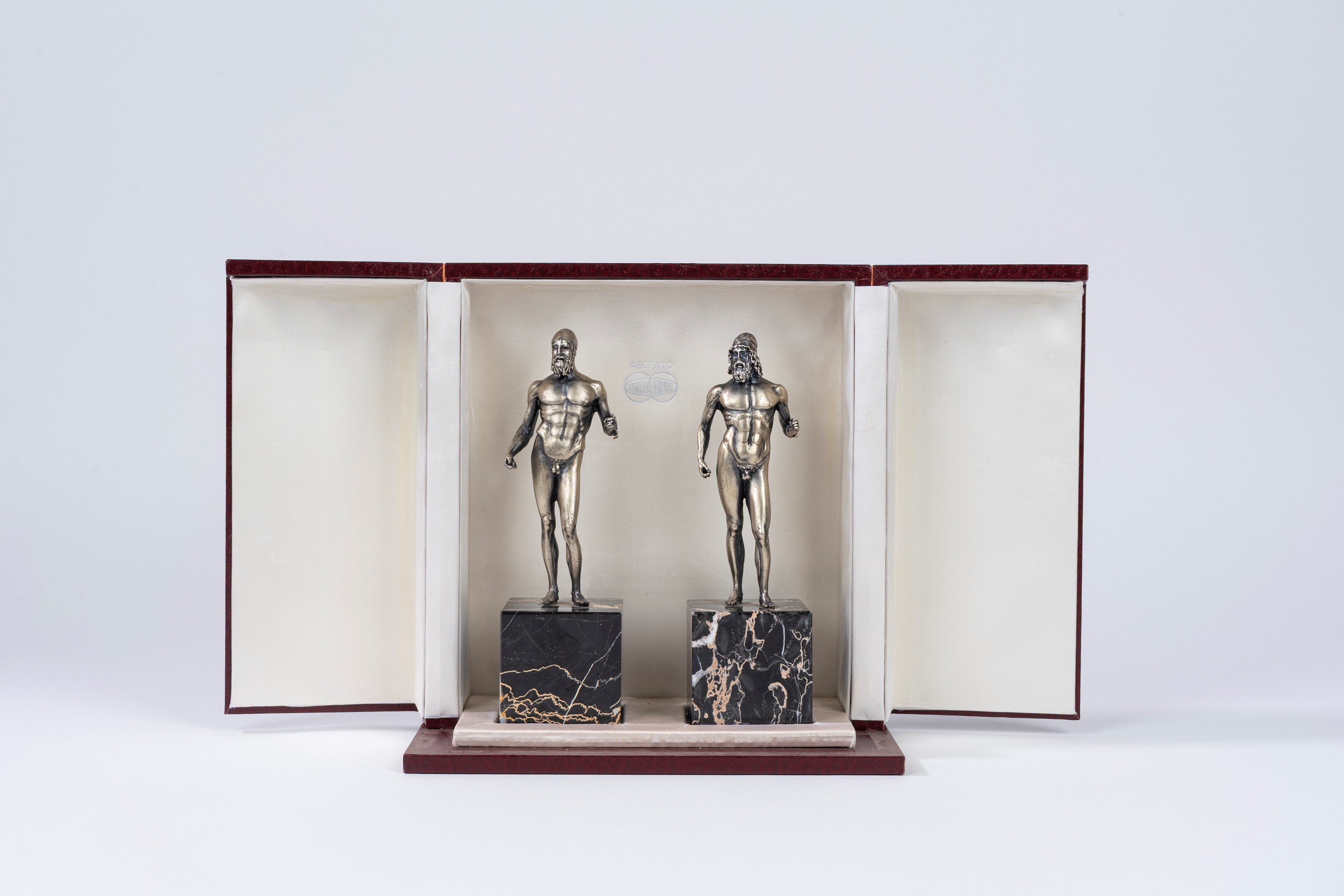 Coppia di Sculture in Argento Raffiguranti i Bronzi di Riace