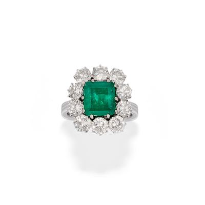 Anello con Smeraldo e Diamanti