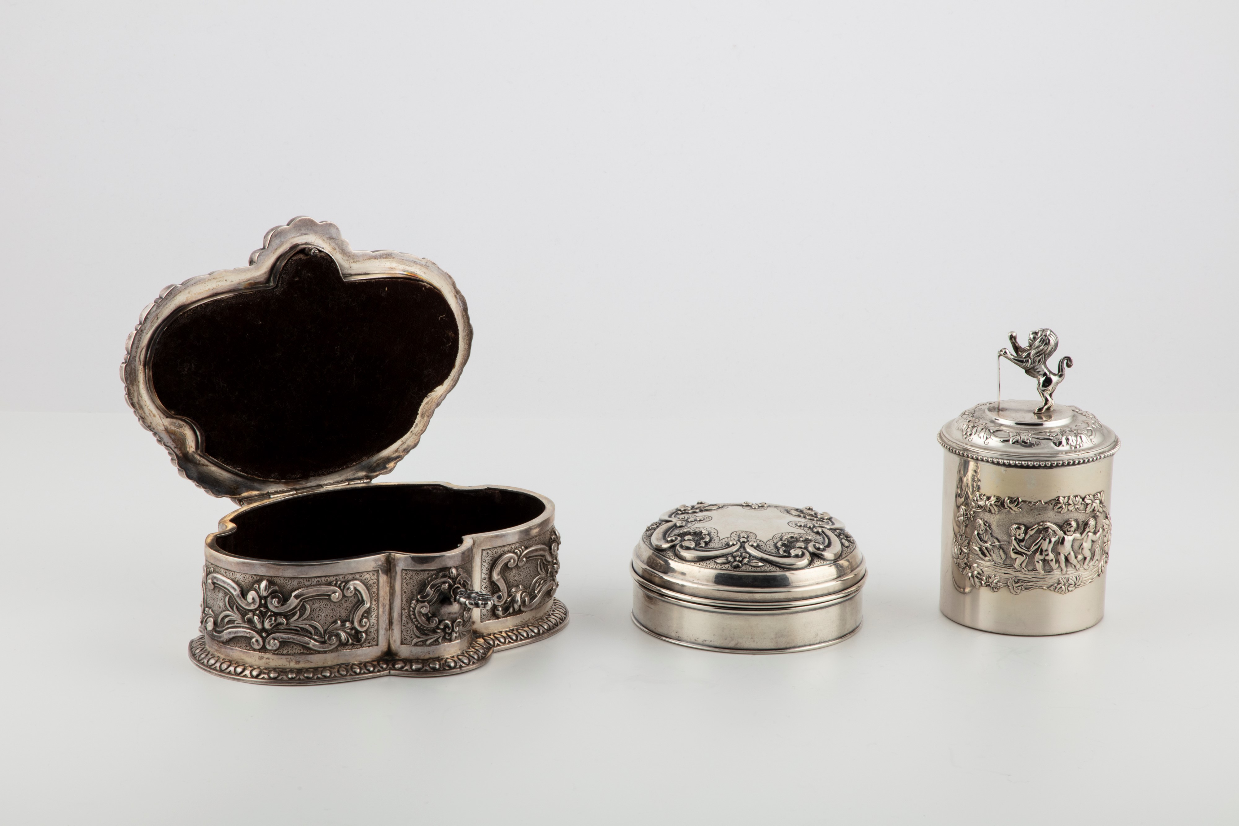 Gruppo di tre oggetti