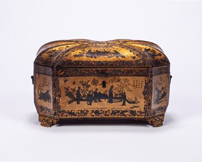 Grande Cofanetto in Legno Laccato. Cina, Canton, Secolo XIX