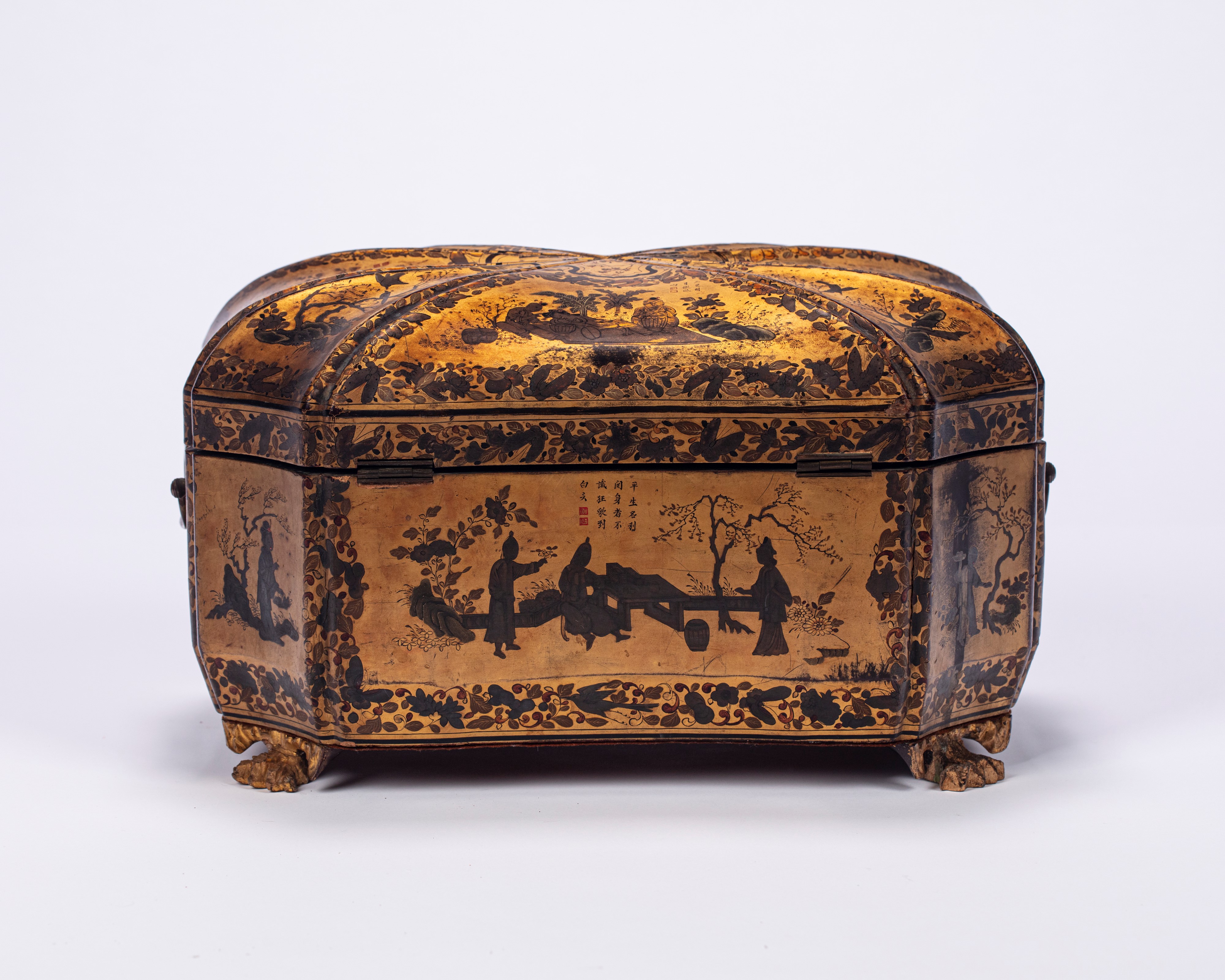 Grande Cofanetto in Legno Laccato. Cina, Canton, Secolo XIX