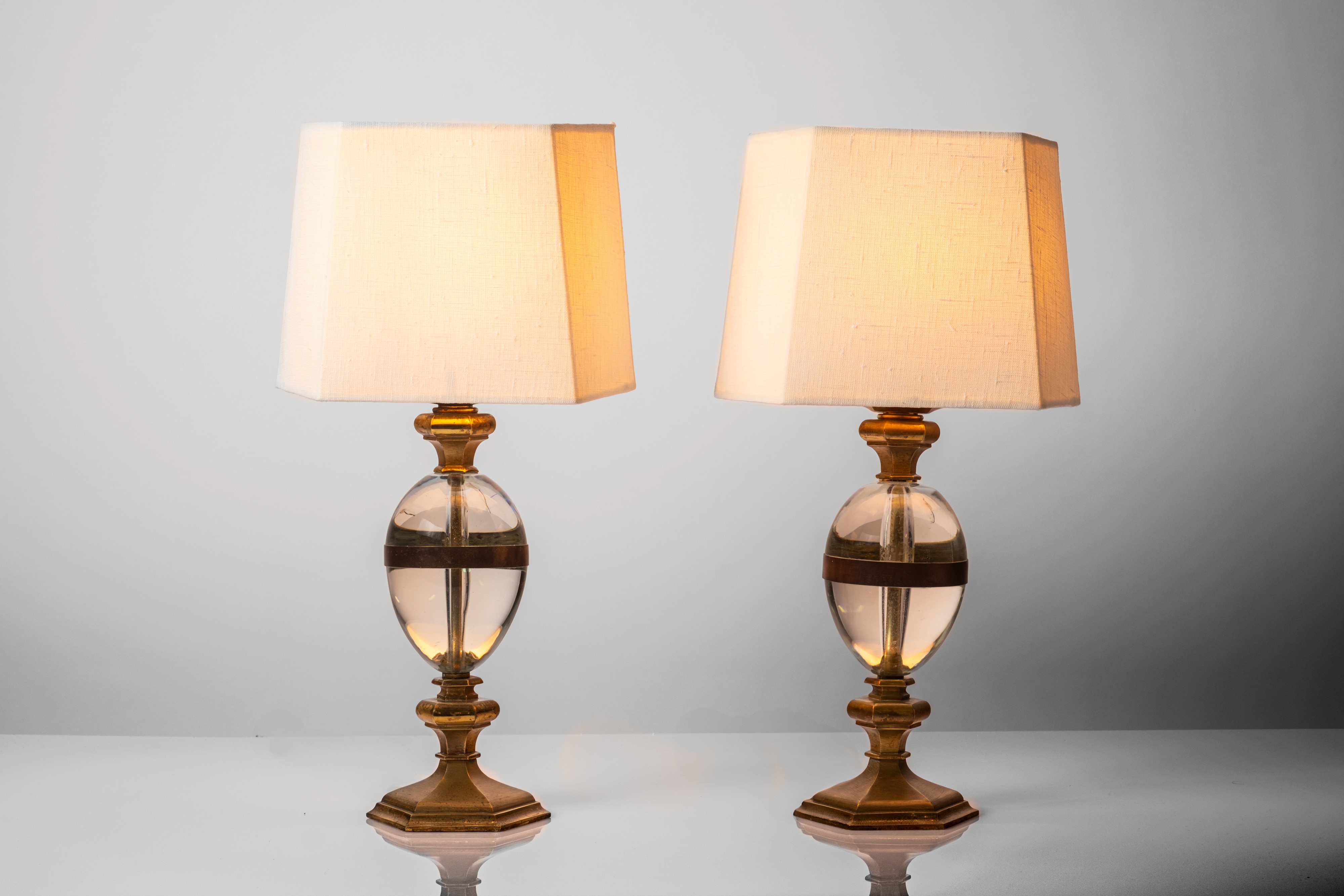 Coppia di lampade da tavolo, modello no. 264