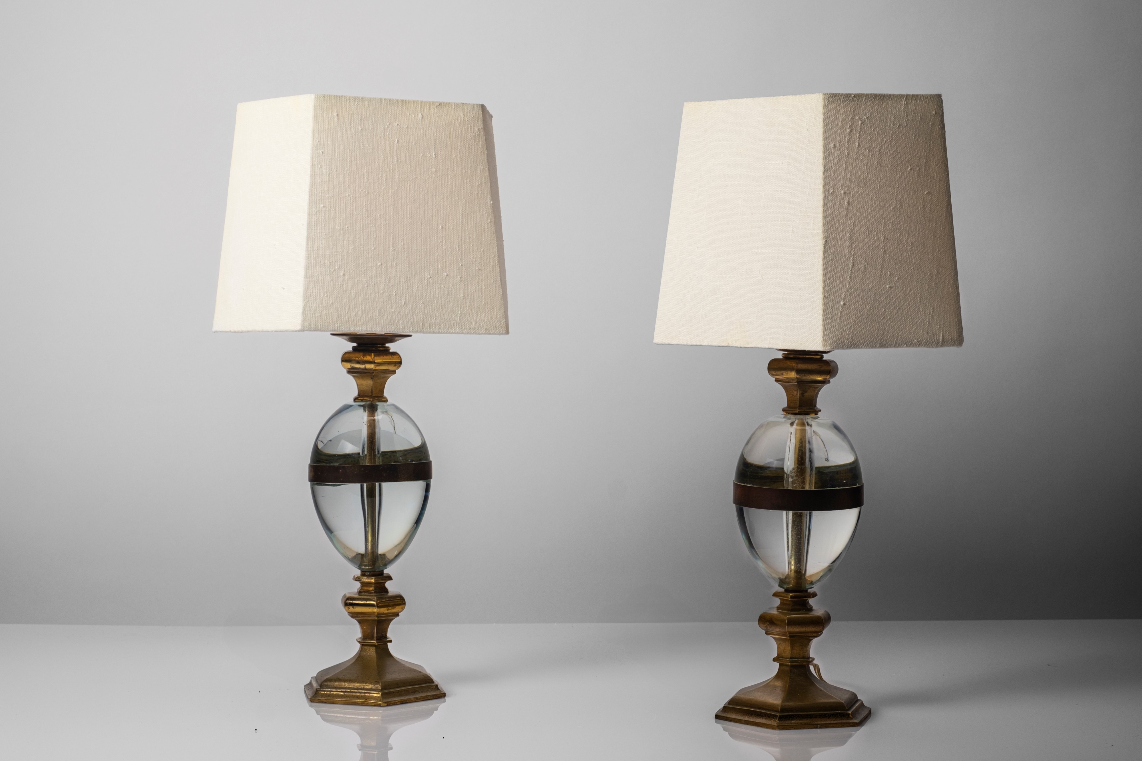 Coppia di lampade da tavolo, modello no. 264