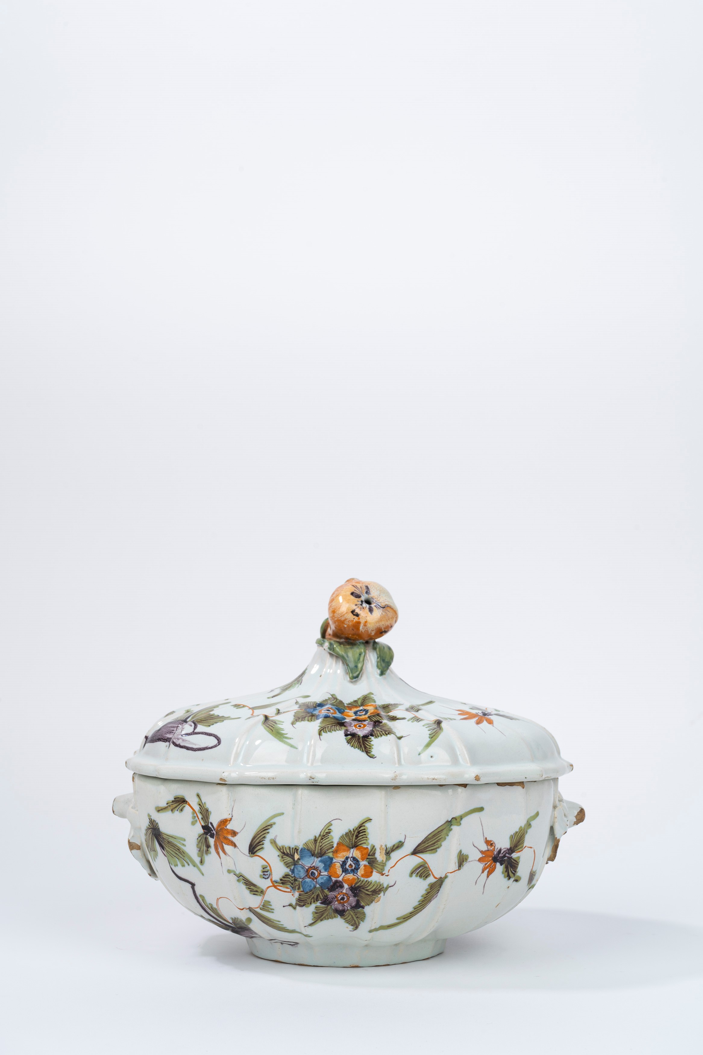 Zuppiera in Maiolica con Coperchio, Manifattura Veneta Secolo XVIII