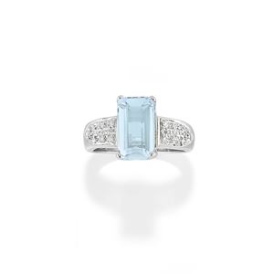 Anello con acquamarina