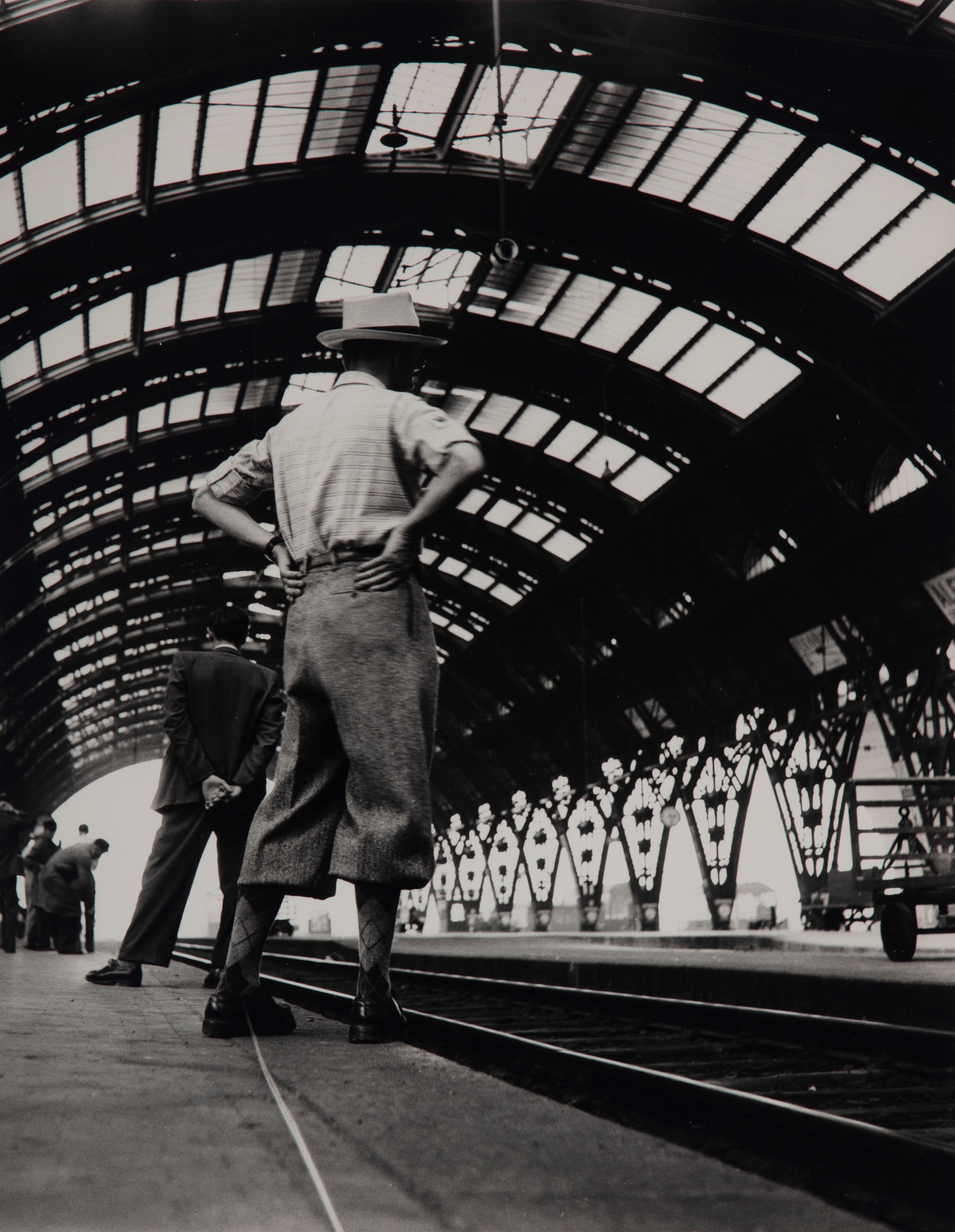 Tullio Farabola - Senza titolo (Stazione di Milano), Due stampe successive alla gelatina ai sali ...